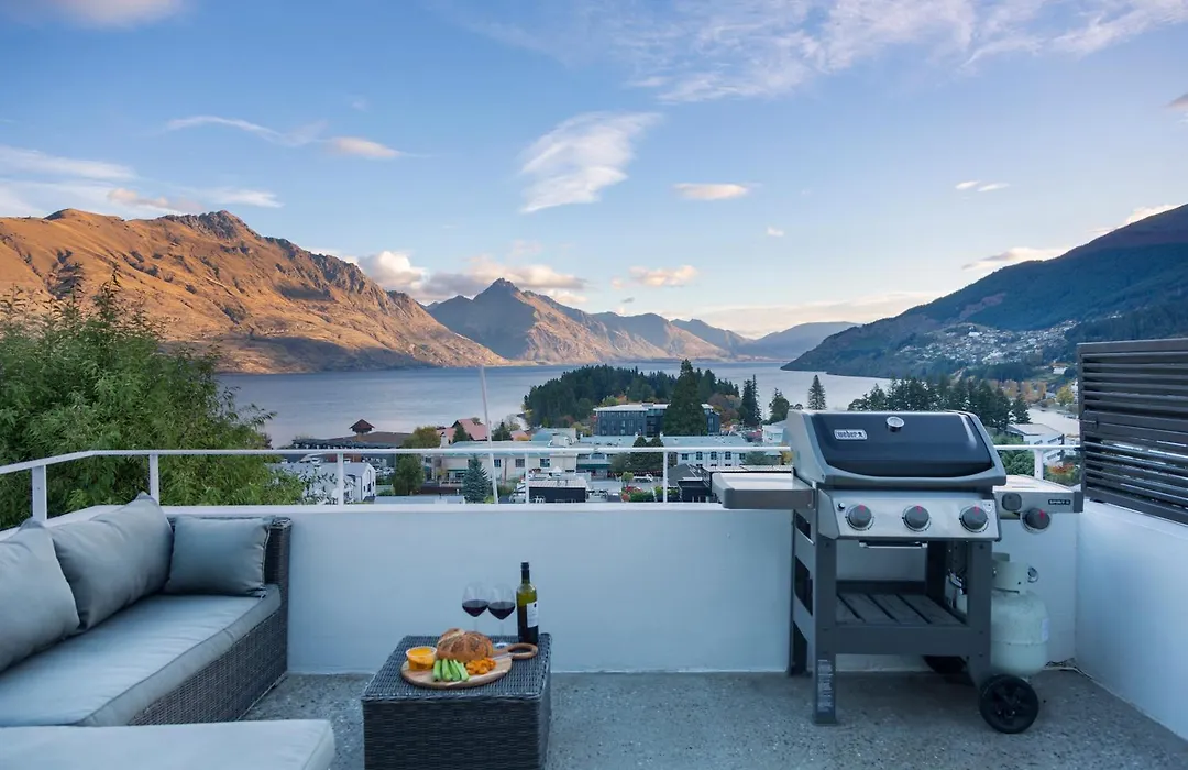 Villa Awa- Lake Views- Bbq- Ac- Garage-1